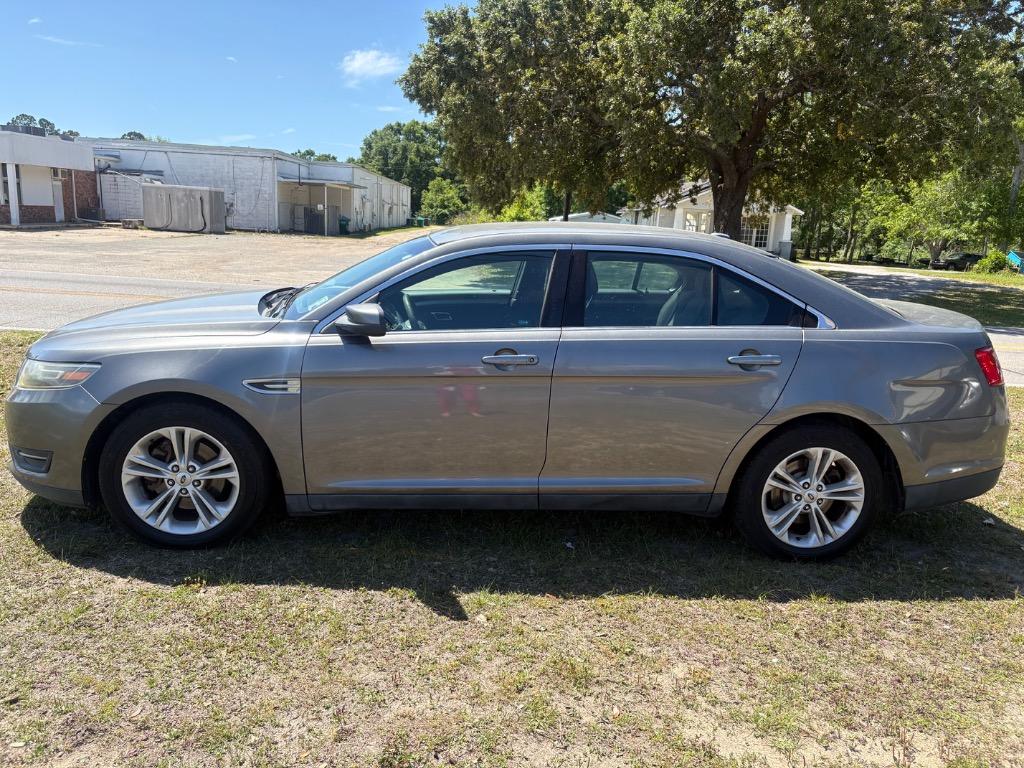 2014 Ford Taurus