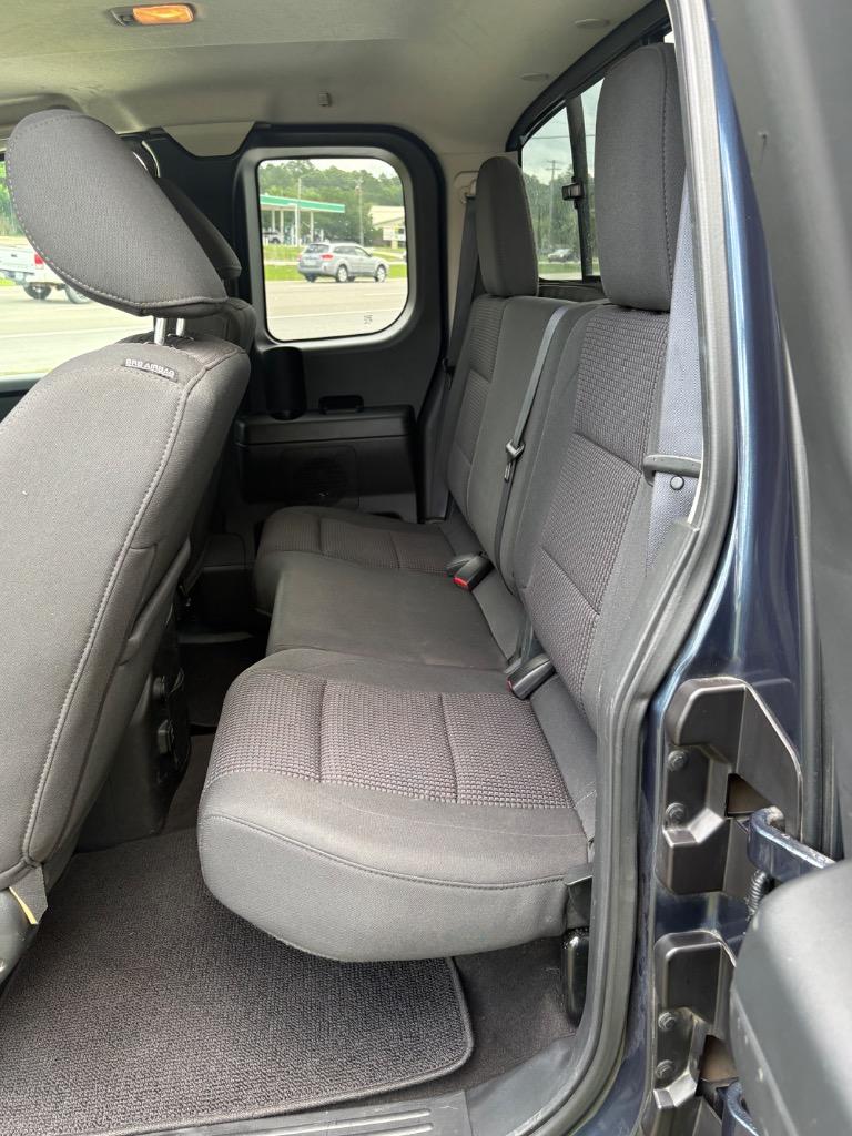 2015 Nissan Titan SV - Photo 13