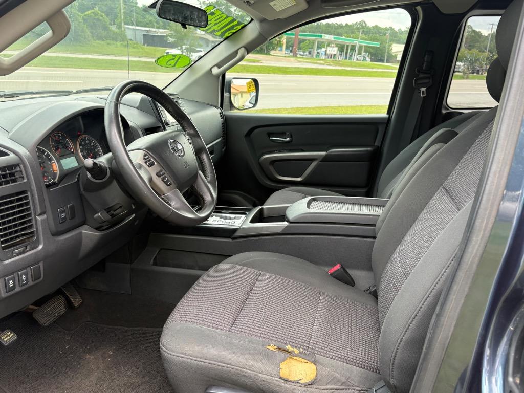 2015 Nissan Titan SV - Photo 8