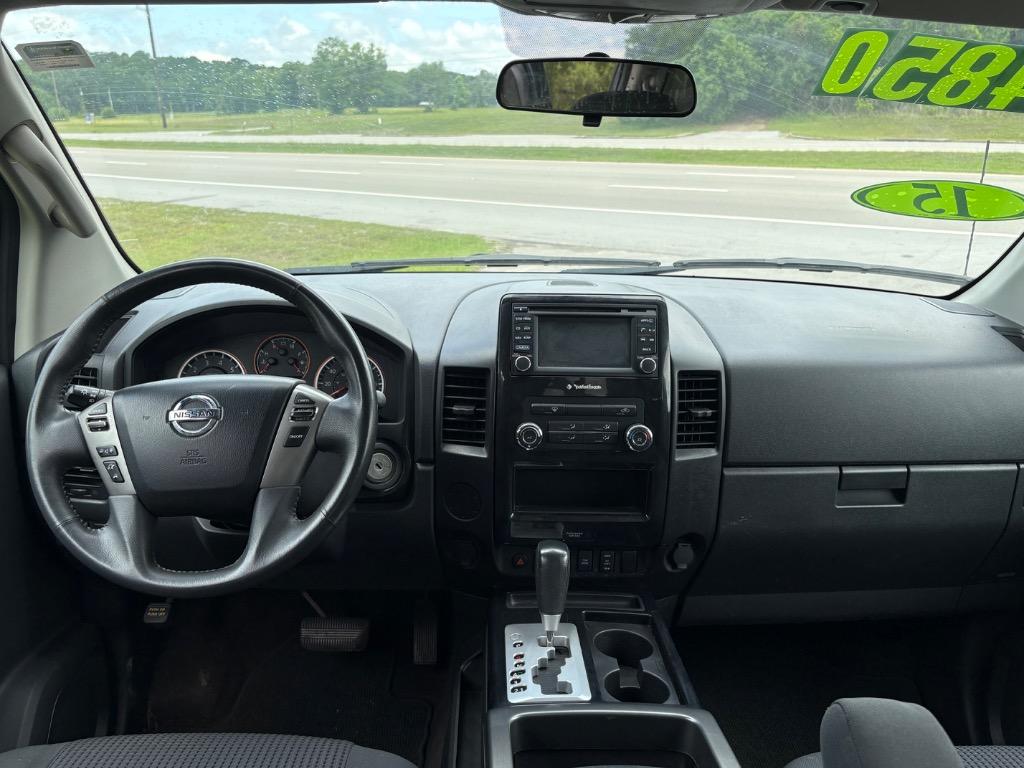 2015 Nissan Titan SV - Photo 10