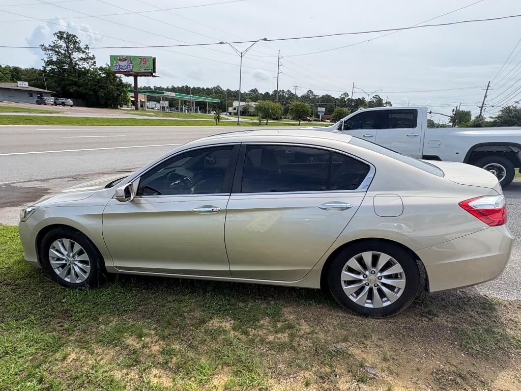 2013 Honda Accord EX-L Auto's photo