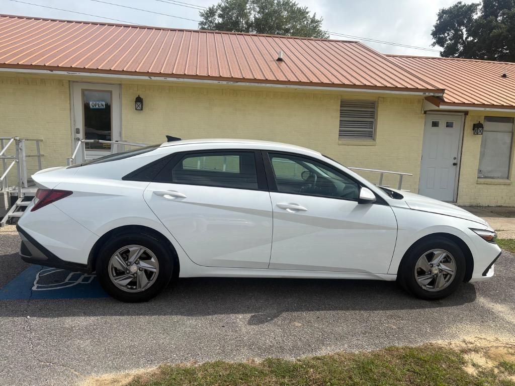 2025 Hyundai Elantra 2.0 SE IVT's photo