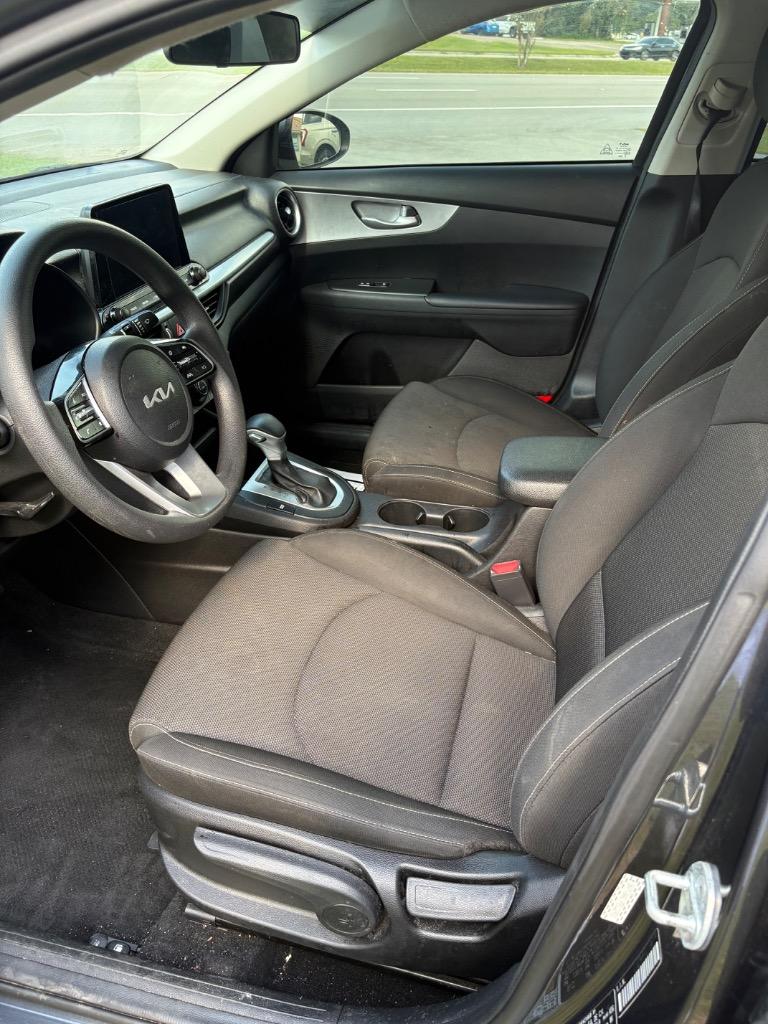 2023 Kia Forte LXS - Photo 9