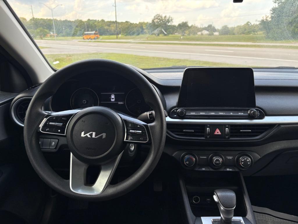 2023 Kia Forte LXS - Photo 13